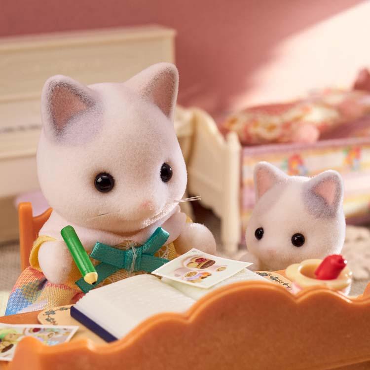 Sylvanian Families Late Cat Family Fs-52