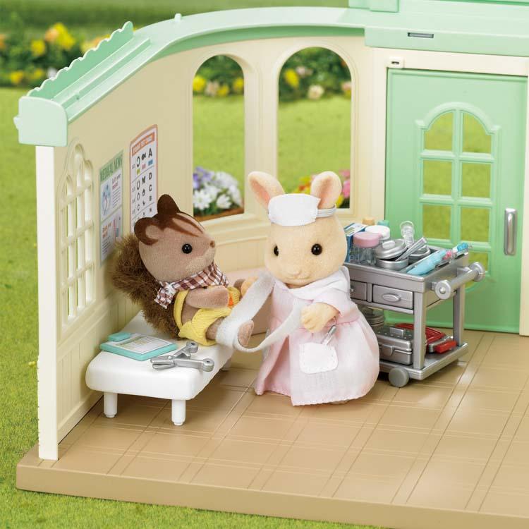 Sylvanian Families Longing Nurse Set Uk+5094